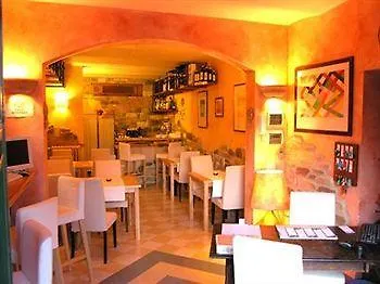 House Volumnia Affittacamere 3*